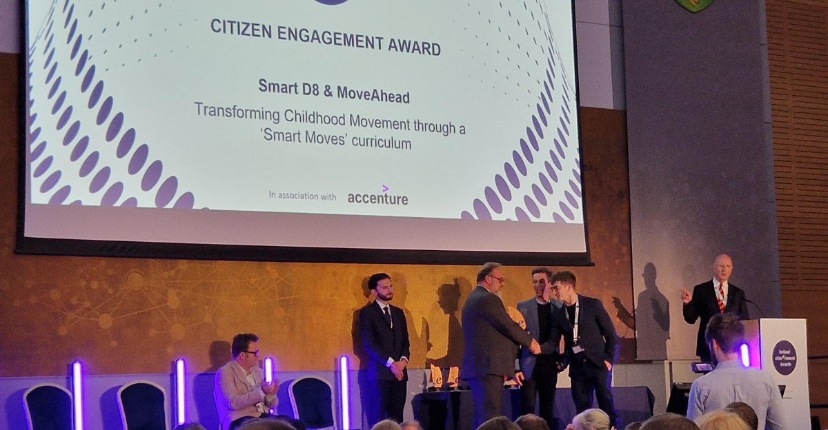 Smart D8 x MoveAhead Win 2025 Citizen Engagement Award