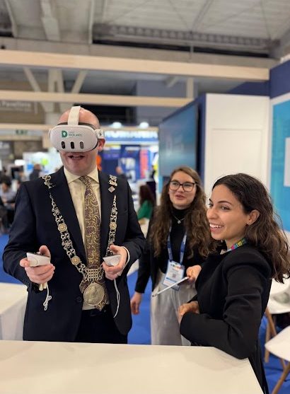 Lord Mayor of Dublin, Ray McAdam, at our stand experiencing our Smart Docklands digital twin in VR, experiencing first hand how real-time environmental data can be visualised and used to inform better decision-making.